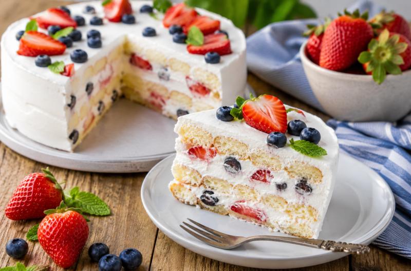 Nepečený tort zo kyslej smotany: Recept, ktorý zvládne naozaj každý