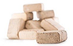 EKOLOGICKÉ DREVENÉ BRIKETY Z IHLIČNATÉHO DREVA1