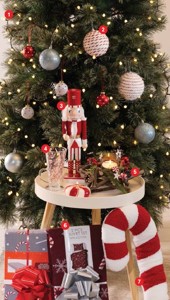 Vianočný dekoračný vankúš v tvare cukrovej paličky*