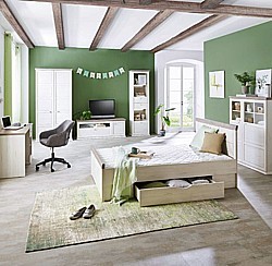 Izba pre mladých - písací stôl