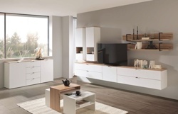 1: Obývacia zostava - vysoká komoda